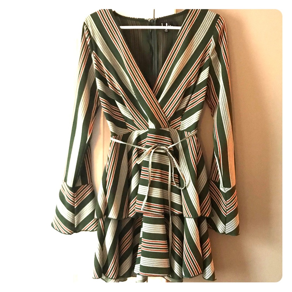 Lulus dress xs. Super cute! I have never worn.